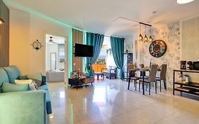 Luxory Dreamy Sunset, Seafront, Direct Access To The Promenade,Wifi,Pool,Free Parking