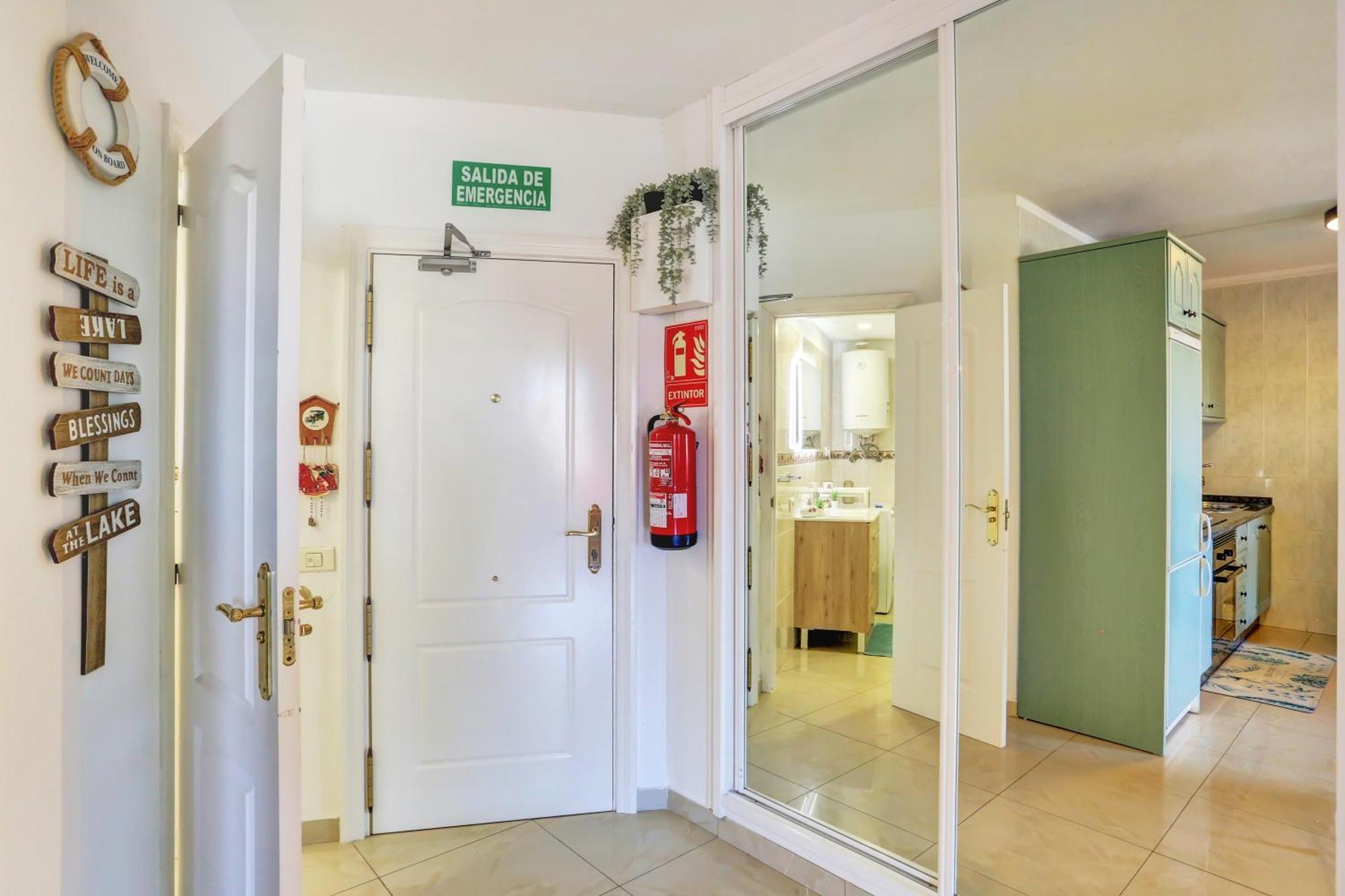 Ferienwohnung Luxory Dreamy Sunset, Seafront, Direct Access To The Promenade,Wifi,Pool,Free Parking Los Cristianos  Exterior foto
